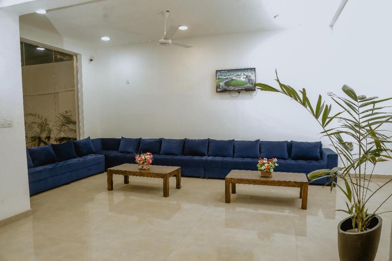 Lucky Transit Hotel - Katunayake Airport Екстериор снимка