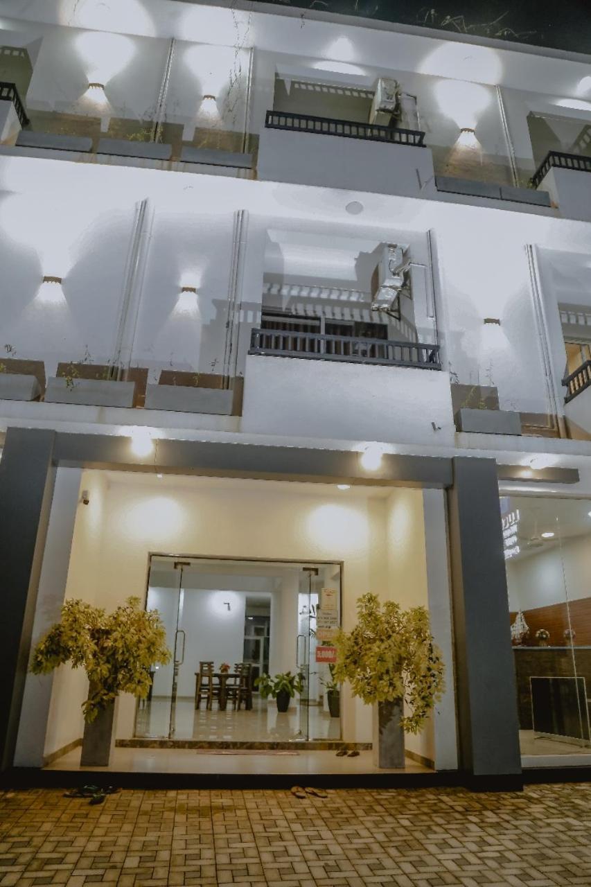 Lucky Transit Hotel - Katunayake Airport Екстериор снимка