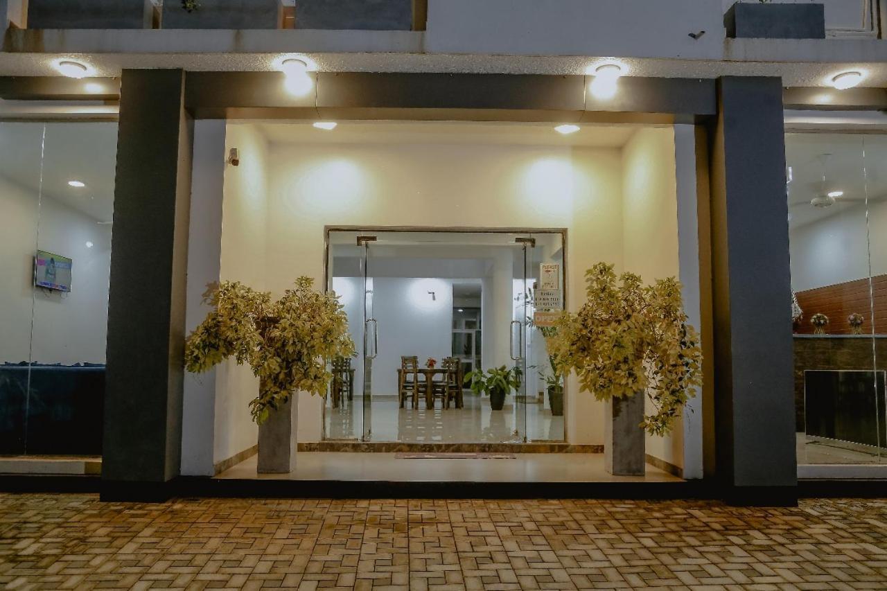 Lucky Transit Hotel - Katunayake Airport Екстериор снимка
