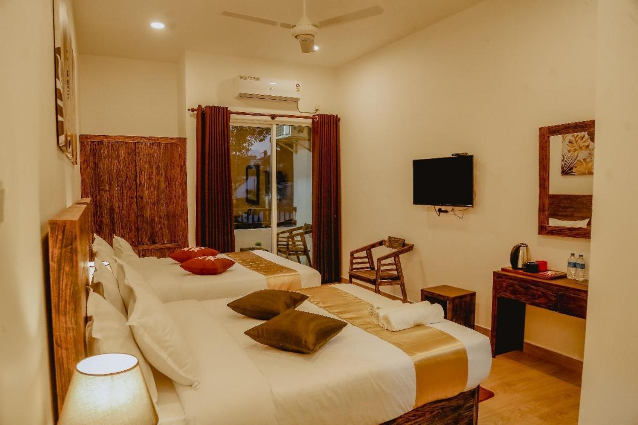 Lucky Transit Hotel - Katunayake Airport Екстериор снимка