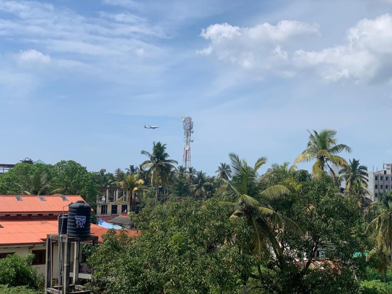 Lucky Transit Hotel - Katunayake Airport Екстериор снимка